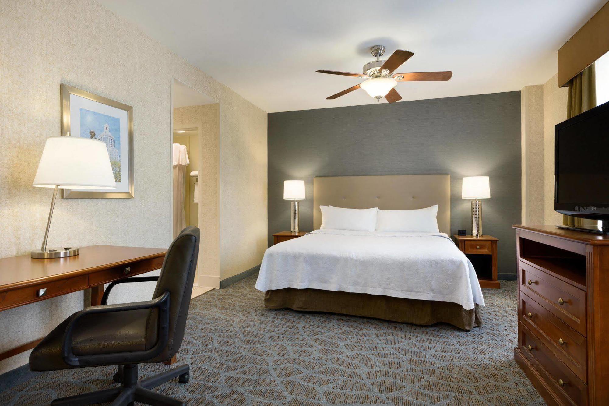 Homewood Suites By Hilton Hartford Downtown Exterior photo